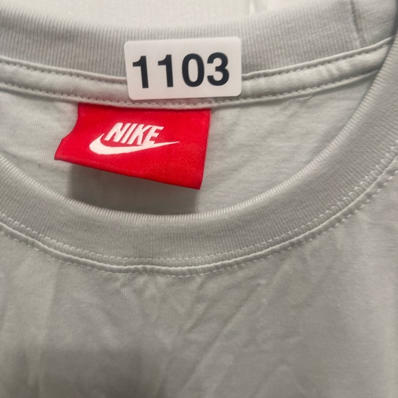 Nike Gray Short Sleeve Tee with Vintage Graphic - Picture 8 of 10